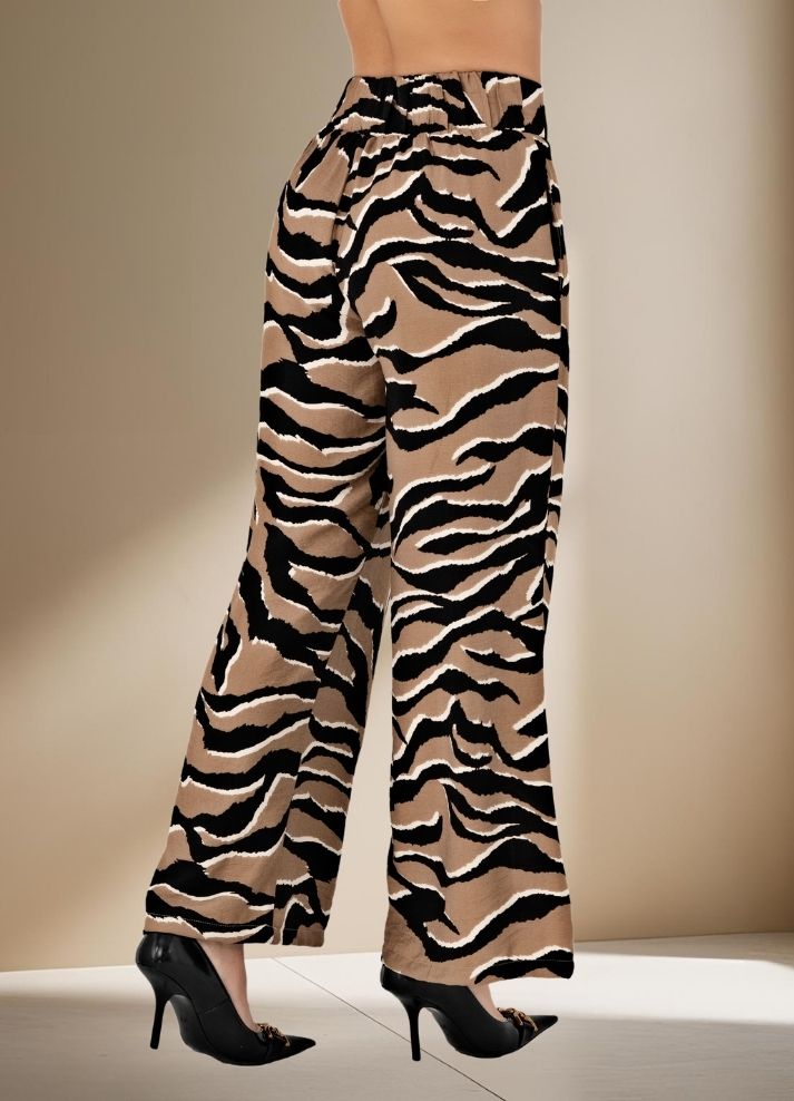 Set crop top y pantalón animal print
