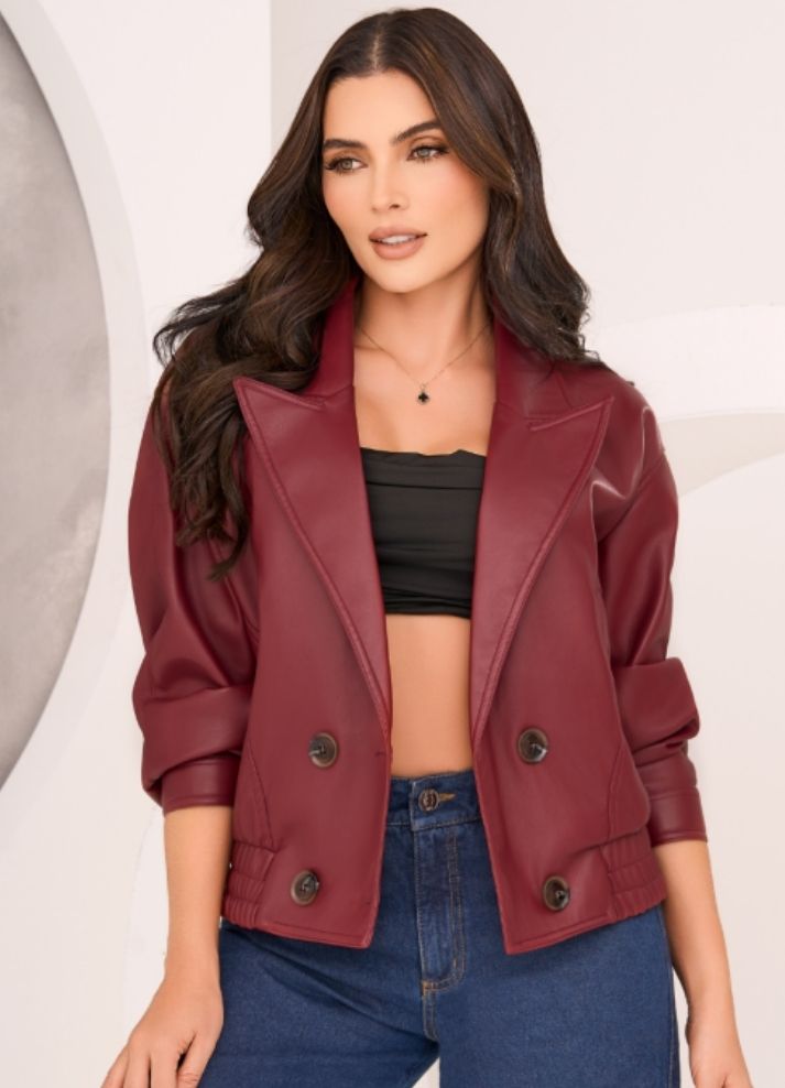 Chaqueta corta cuello solapa