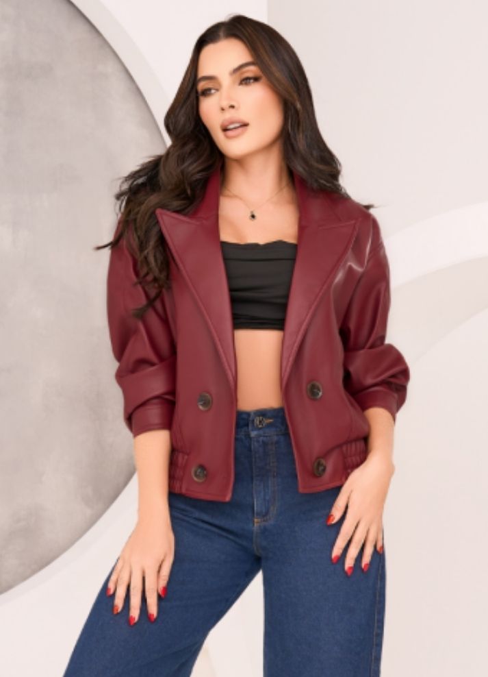 Chaqueta corta cuello solapa