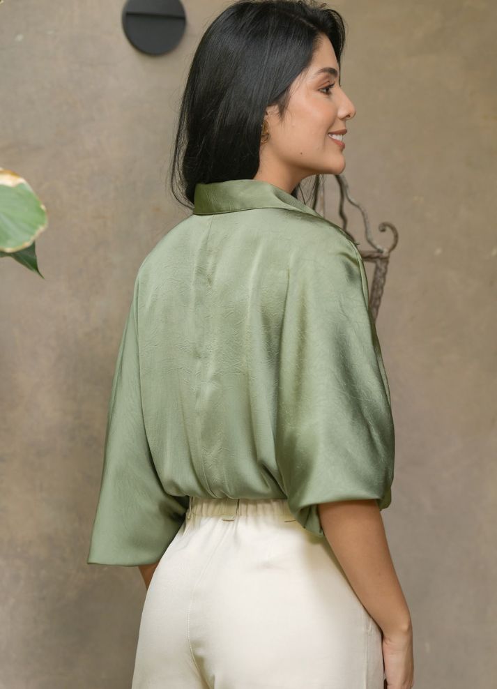 Blusa oversize con bordado