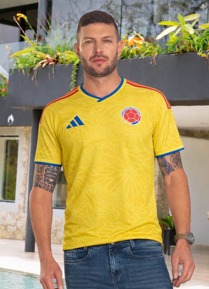 Men's athletic shirt