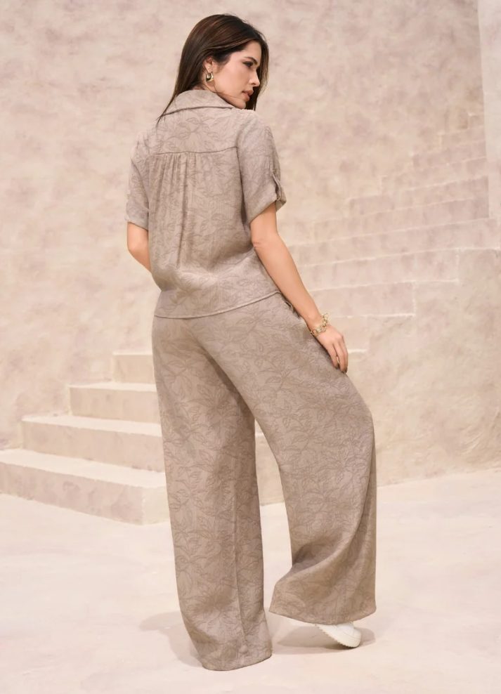 Conjunto camisa manga y pantalón bota ancha