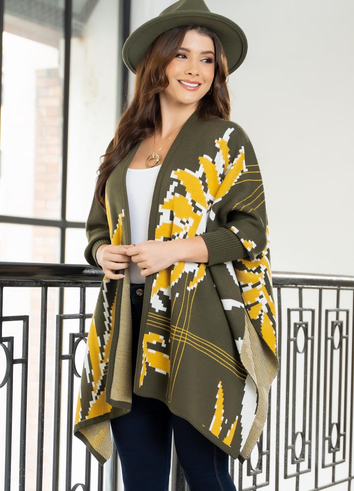 Ruana con mangas tejida