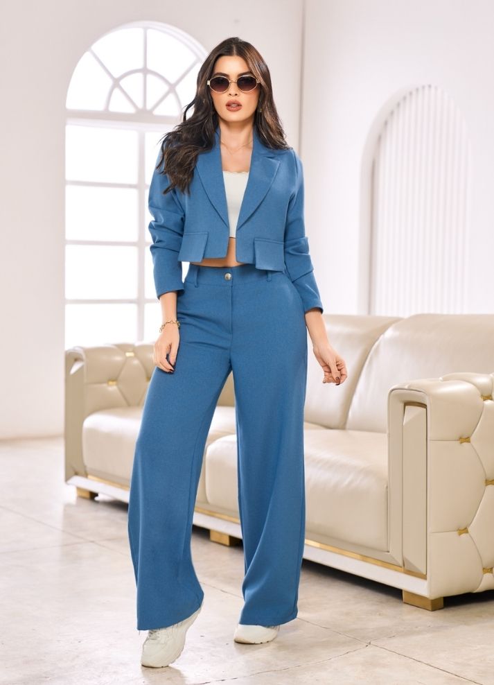 Blouse and pants set