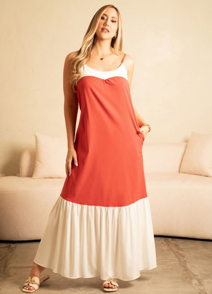 Vestido largo ruedo contraste