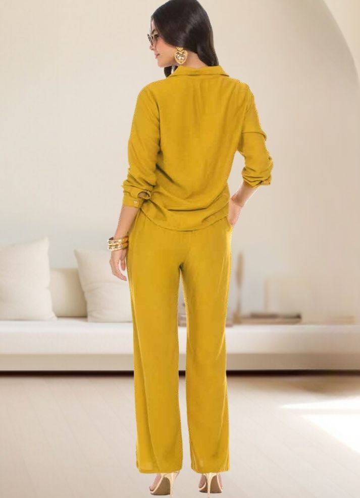 Blouse and pants set