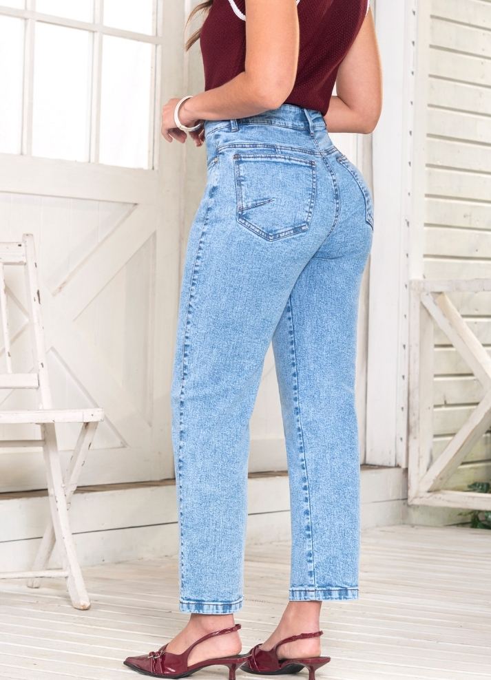 Jean mom fit