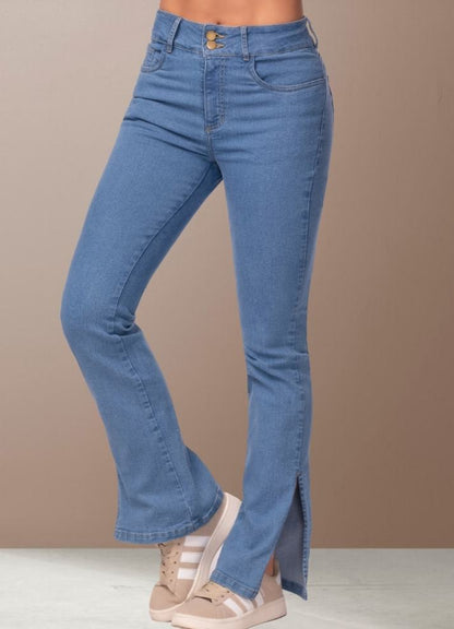 Calça jeans com bota reta