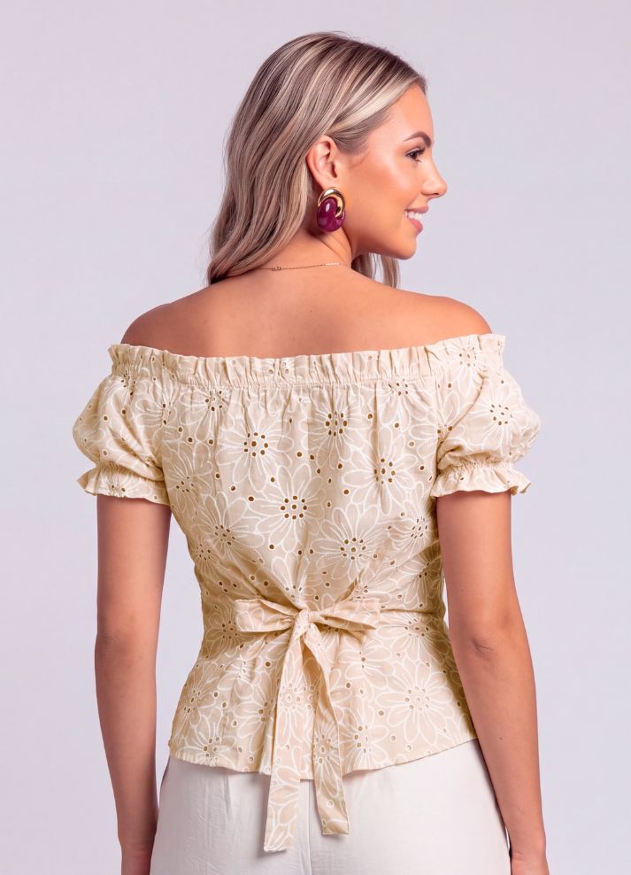 Blusa manga corta ojalillo