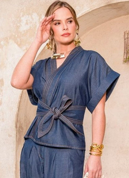 Blusa tipo kimono