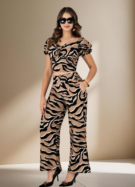Set crop top y pantalón animal print