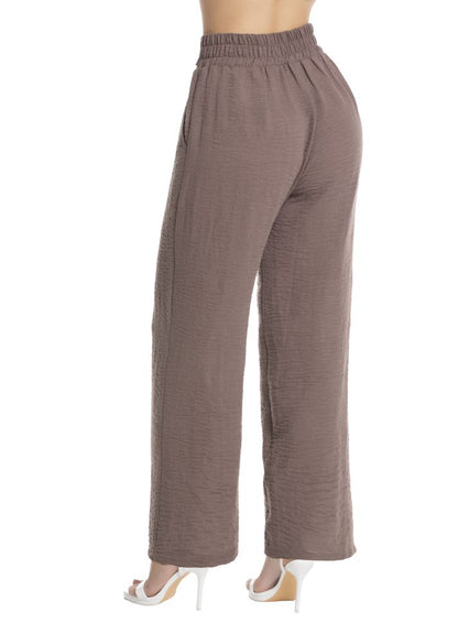 Pantalón bota ancha con cinturón