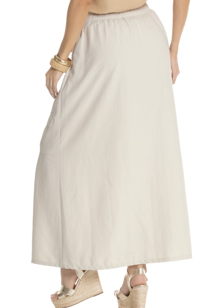 Falda larga con abertura frontal y bolsillos cargo