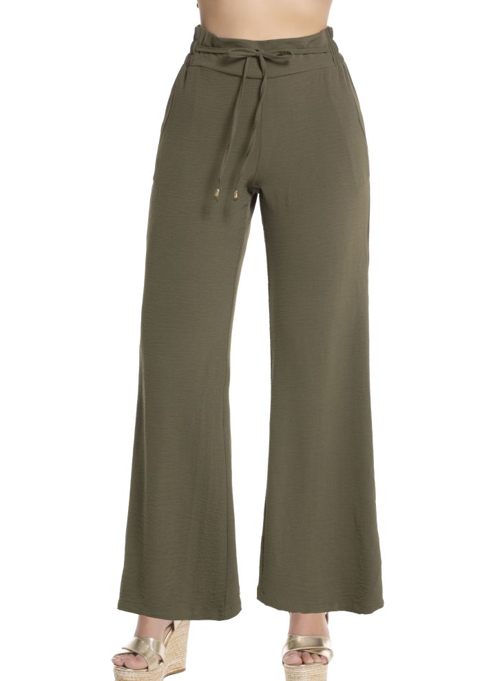 Pantalón bota ancha resortado en espalda