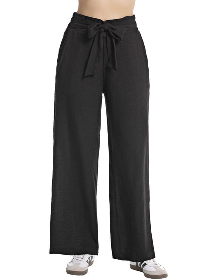 Pantalón bota ancha resortado en espalda