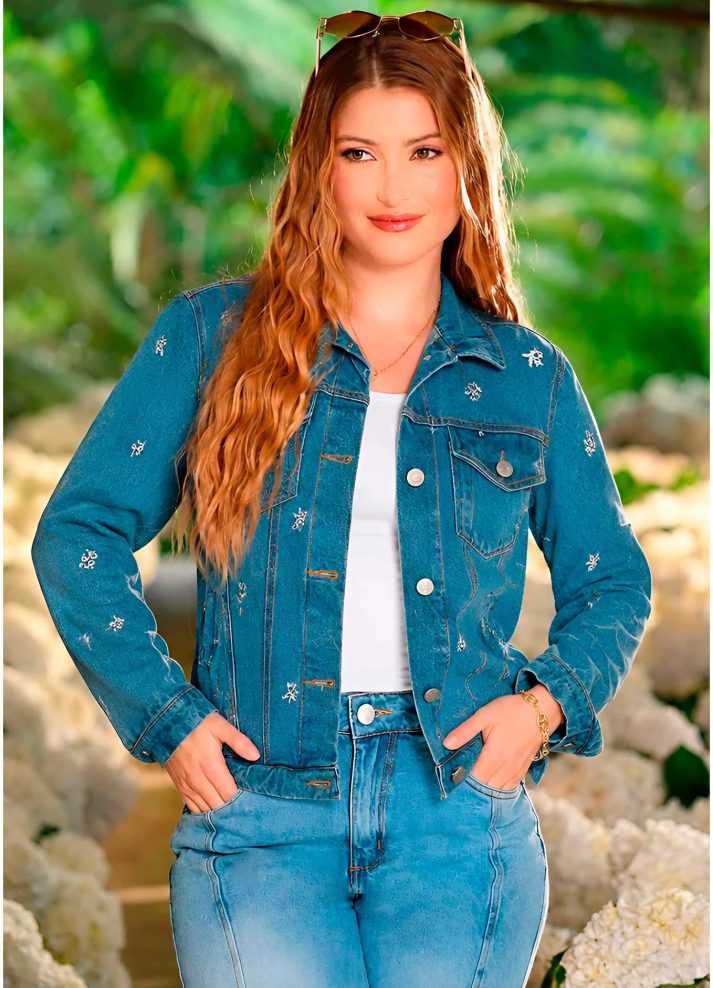 Chaqueta en denim bordada