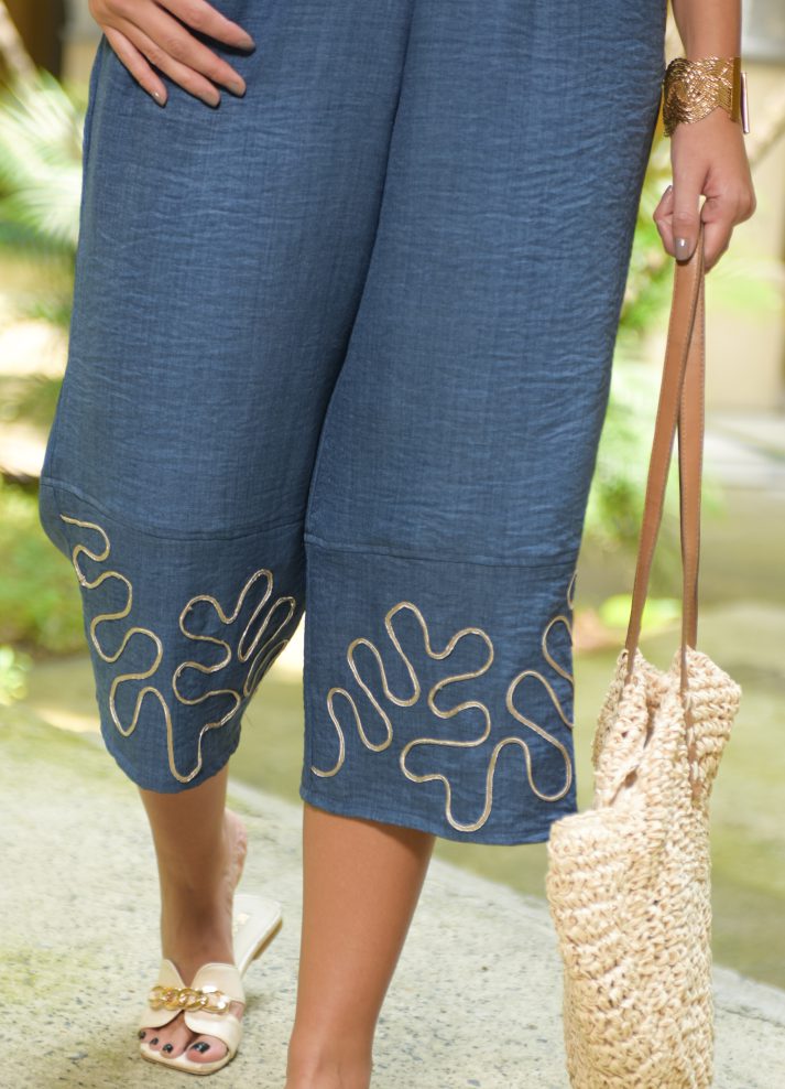 Set blusa y pantalón capri bordados