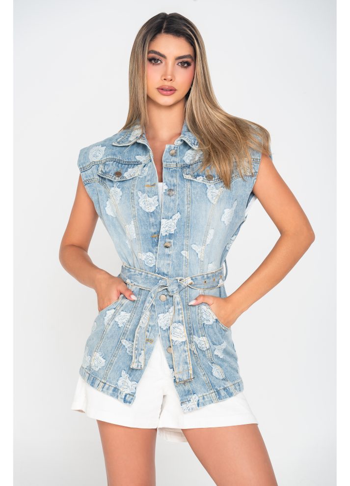 Chaleco detalle rosas en jacquard