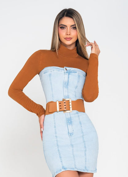 Vestido corto strapless en denim