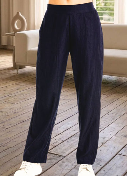 Pantalón bota ancha resortado en espalda