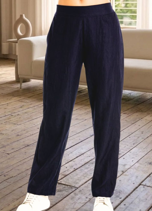 Pantalón bota ancha resortado en espalda