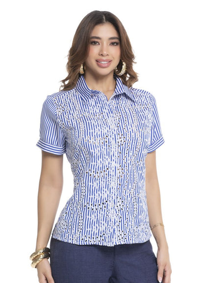 Camisa manga corta cuello camisero ojalillo