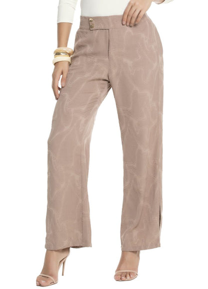 Pantalón bota ancha con cinturón