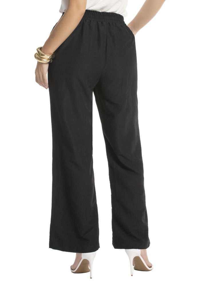 Pantalón bota ancha resortado en espalda
