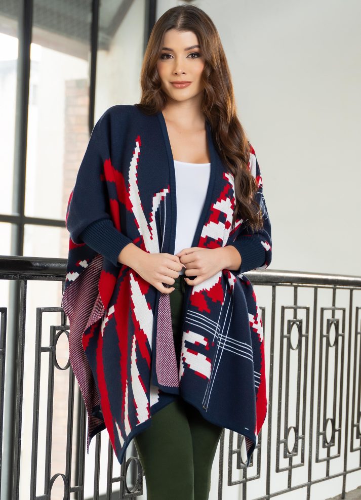 Ruana con mangas en tejido