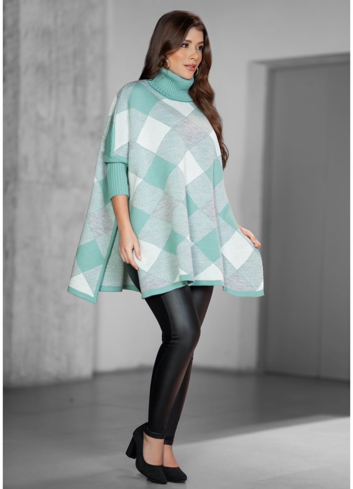 Ruana cuello tortuga en tejido