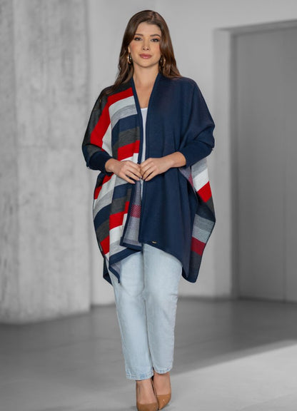 Ruana con mangas en tejido