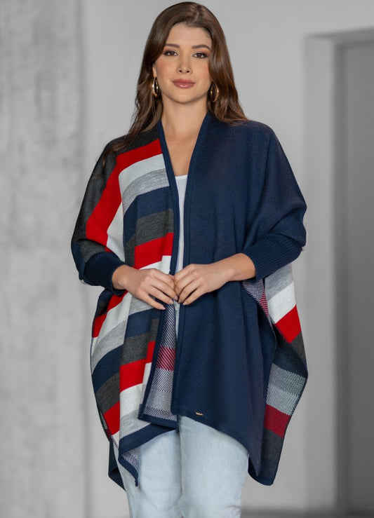 Ruana con mangas en tejido