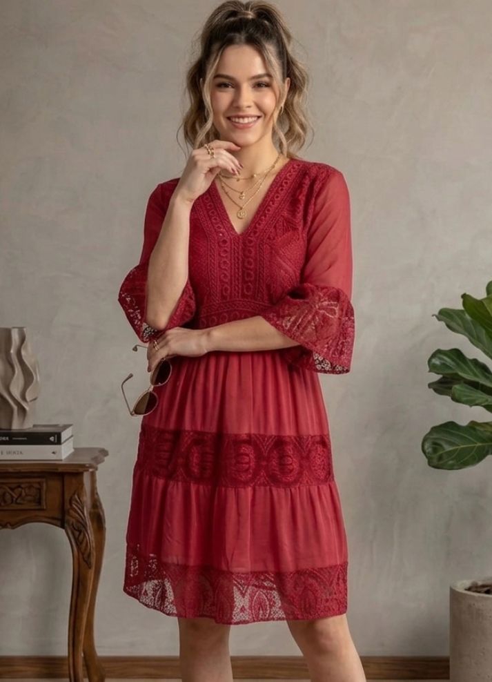 Vestido corto en guipur