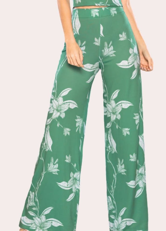 Calça verde com botas largas